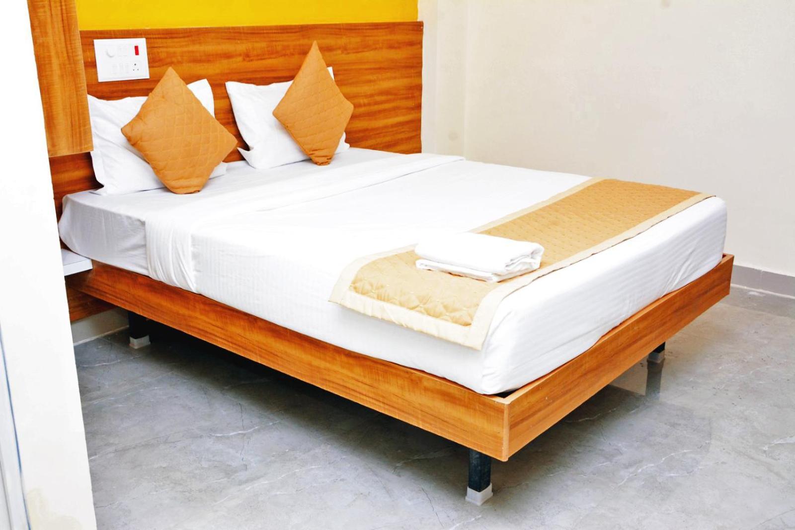 Udupi Deluxe Lodge Gulbarga Kalaburagi Buitenkant foto