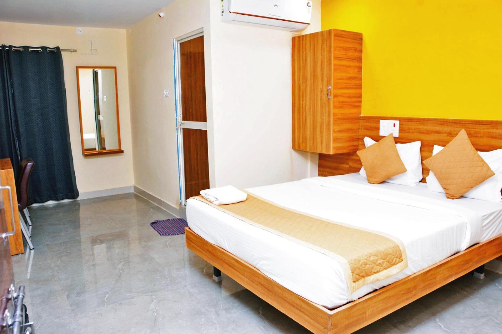 Udupi Deluxe Lodge Gulbarga Kalaburagi Buitenkant foto