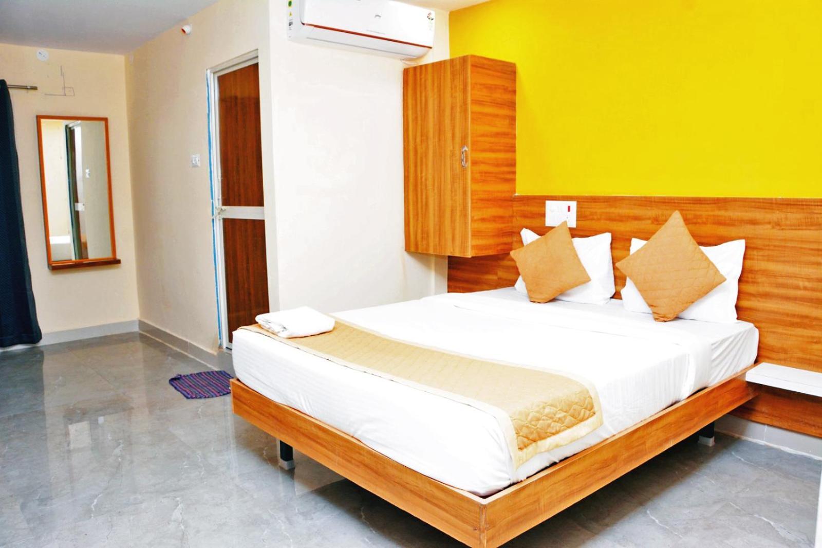 Udupi Deluxe Lodge Gulbarga Kalaburagi Buitenkant foto