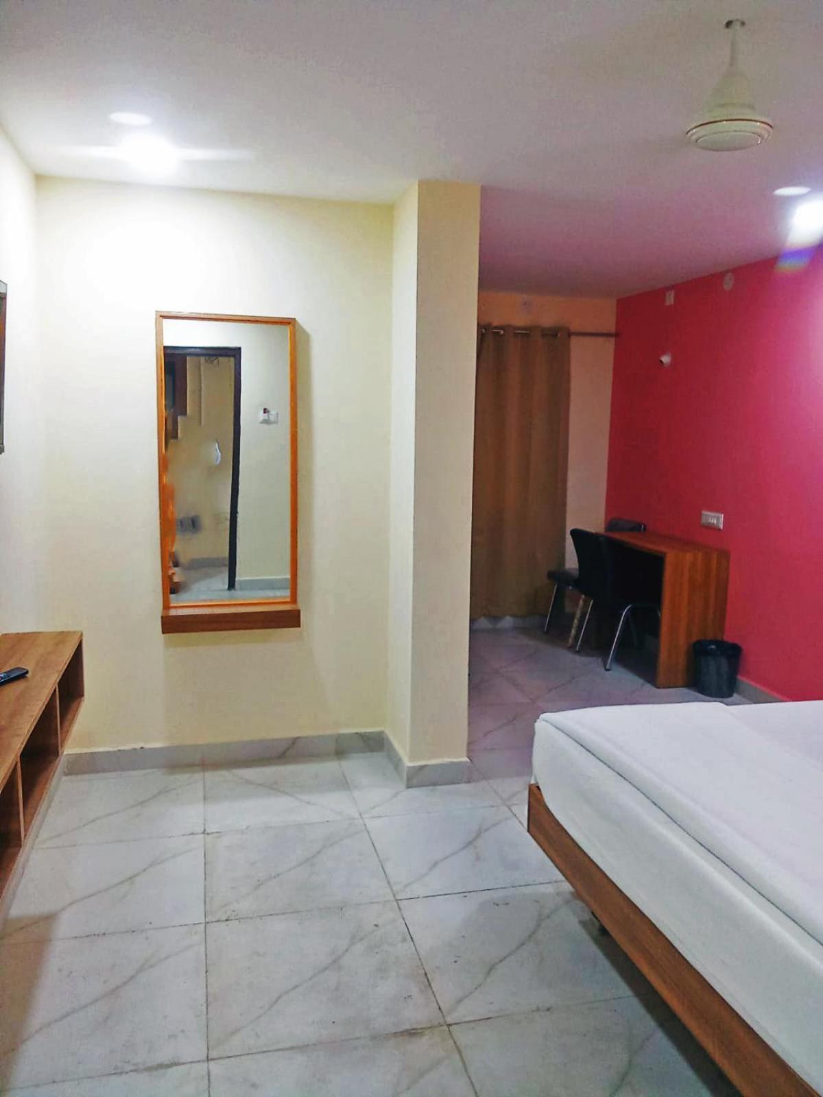 Udupi Deluxe Lodge Gulbarga Kalaburagi Buitenkant foto