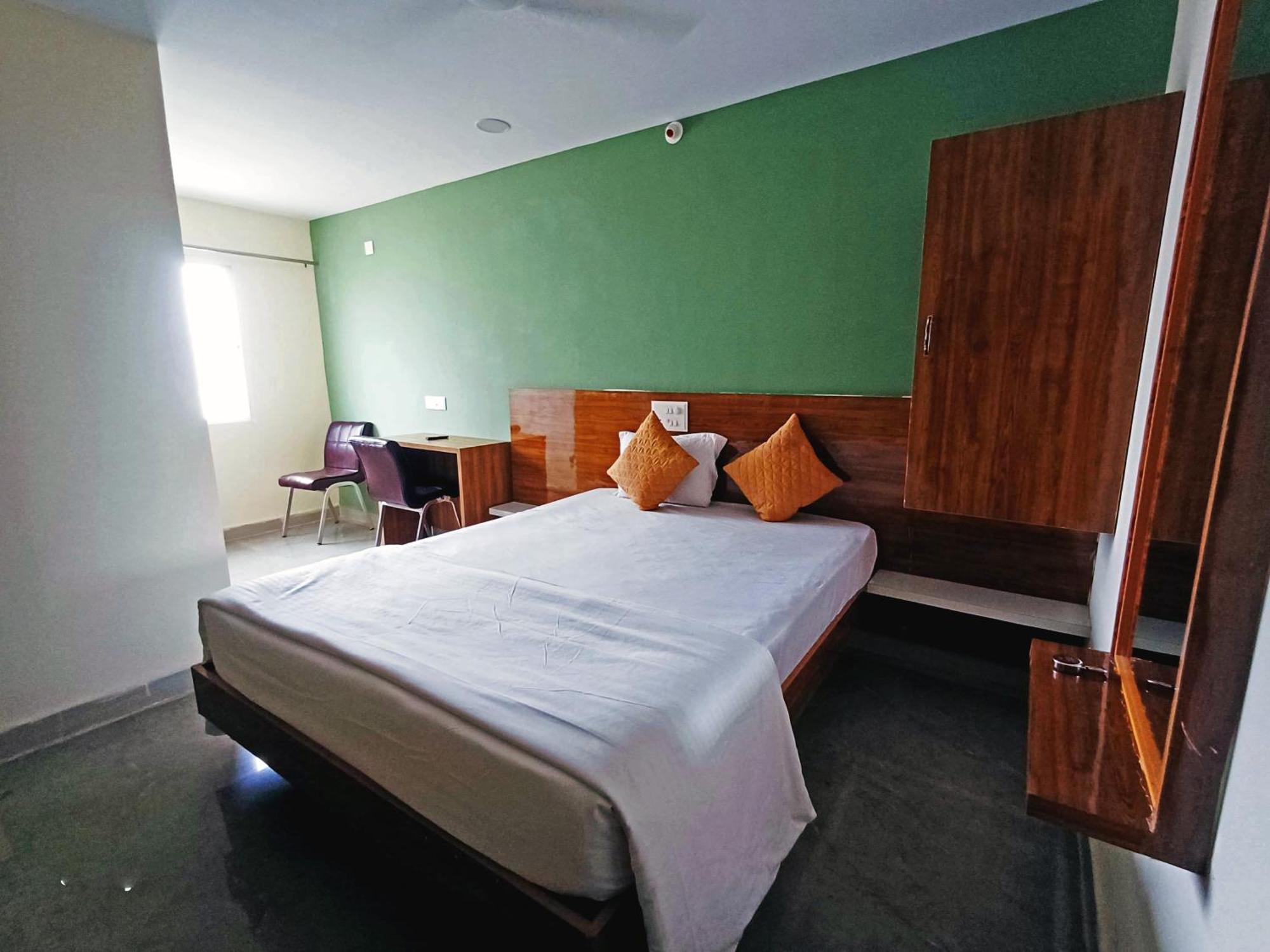 Udupi Deluxe Lodge Gulbarga Kalaburagi Buitenkant foto